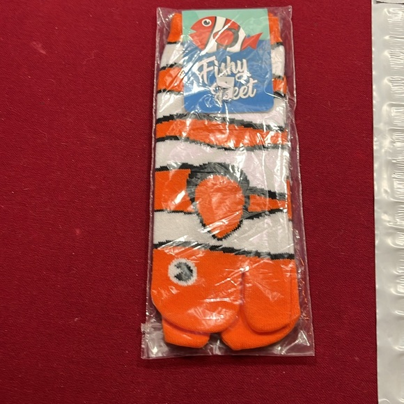 NEW Orange tropical FISH SOCKS Fishy Feet novelty FUNNY fits anyone short Nemo - Picture 3 of 7